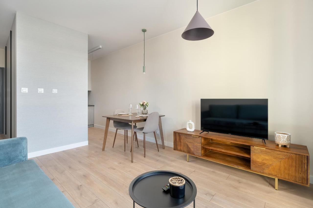 Wojciechowskiego Apartment With Parking By Noclegi Renters Poznan Exterior photo